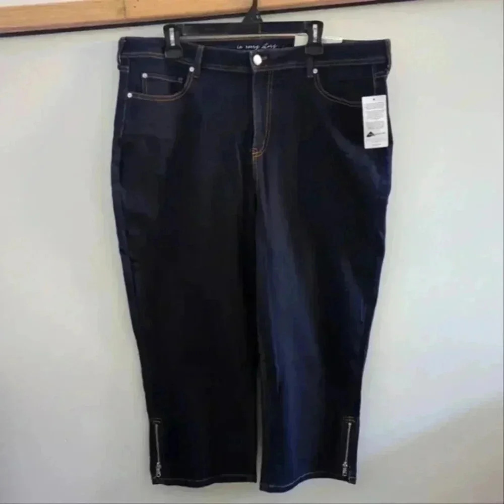 IN EVERY  STORY | Women's Dark Wash Straight Legs Size Zipped Capri's